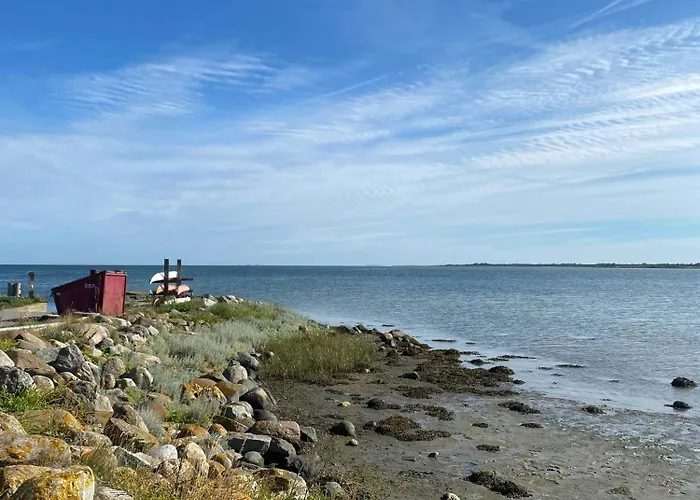 Simple With Access To And Heathland Endelave